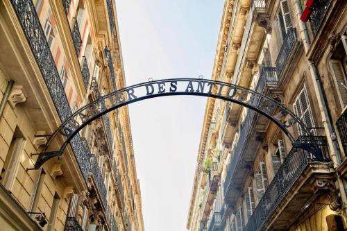 Prefecture Apartment | Explore L'insolite quartier des antiquaires: Guest Rated 9.2