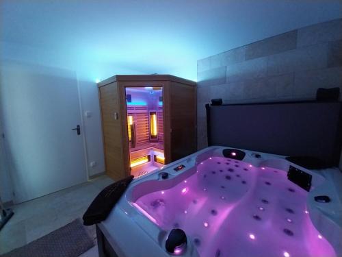 Les Sables d'Olonne Apartment | Relax at L'instant Chaumois - Oceanfront Escape in Olonne
