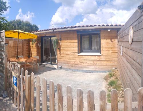 Virsac Apartment | Cozy L'instant voyageur: Rated 9.3/10 & Pet Friendly