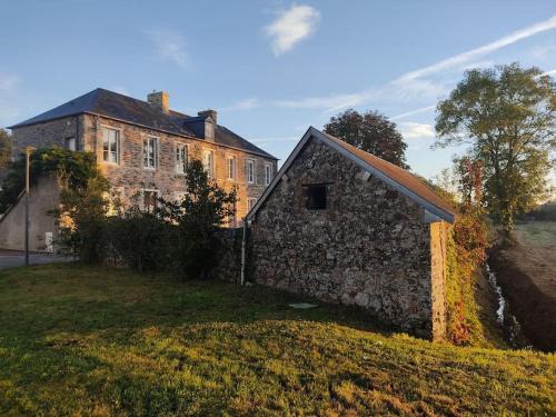 Le Hommet-d'Arthenay House | Family-Friendly Retreat at L'institution: Your Perfect Escape