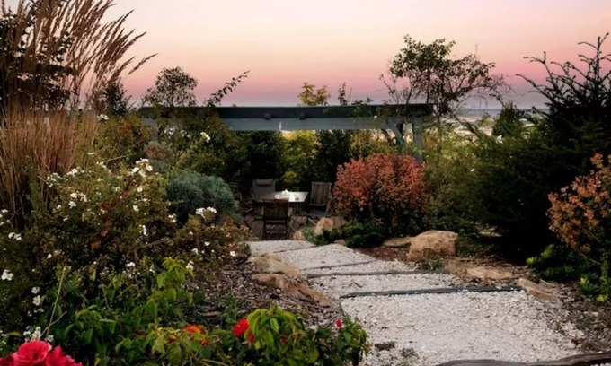 Cernay-les-Reims House | Experience l'Intemporel Maison with Vineyard Views & Amenities