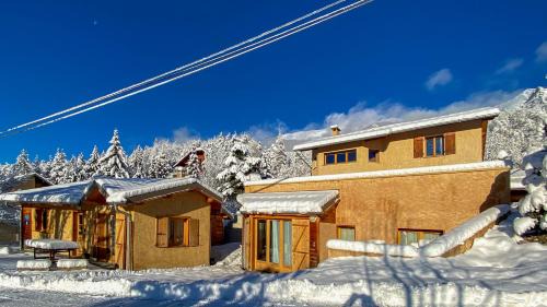 Faucon-de-Barcelonnette Apartment | Experience L'Intermède & En toute amitié - Oceanfront Retreat