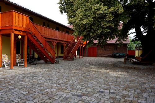 Langenlipsdorf House | Cozy L&L Skaters Home: Pet-Friendly Stay with Breakfast