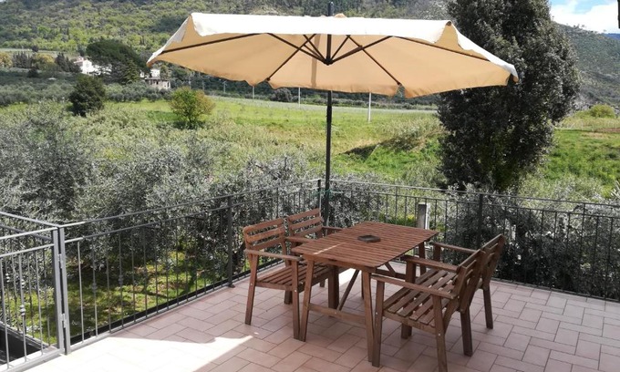 Sermoneta Apartment | Inviting L'oasi di Alice: Family-Friendly Retreat with 9.6/10