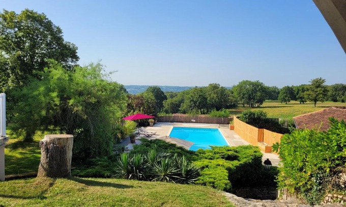 Lissac-et-Mouret Villa | Beachfront Bliss at L'Oasienne with Pool and Ocean Views
