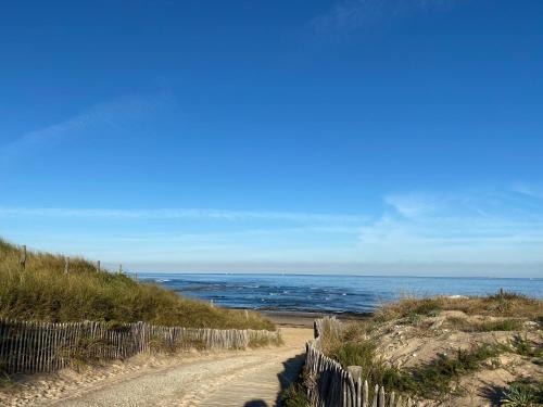 Saint-Georges-d'Oleron House | Discover L'oasis des Tamaris: 4-Star Family-Friendly Escape