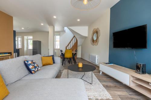 Cour-Cheverny House | Cozy L'oberlin Maisonnette: Pet & Child Friendly Retreat