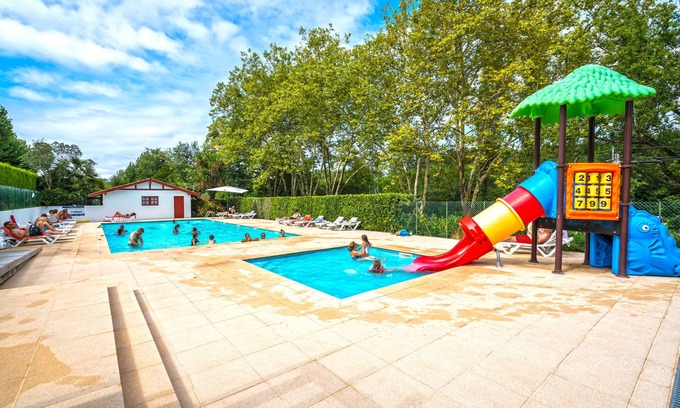 Behobie House | L'Océan à 3km | Piscine | Camping 4* Familial