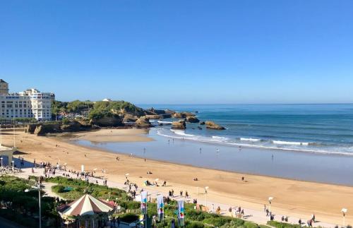 Biarritz Apartment | Seaside Bliss with Oceanfront Views and Top Amenities