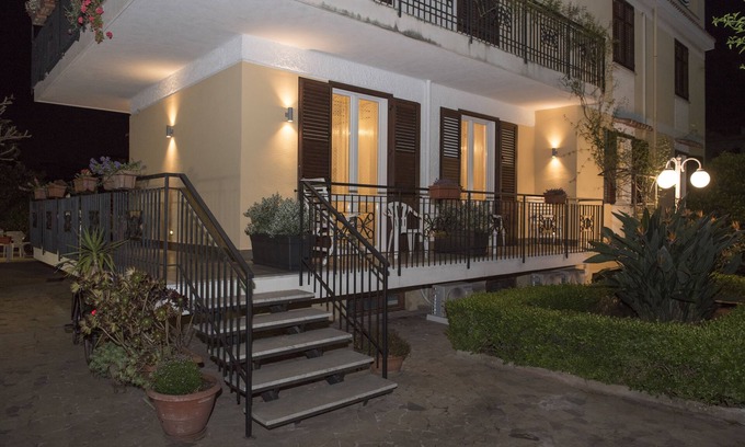 Mondello Bed & Breakfast | Top-Rated L'Officina di Apollo: Family-Friendly & Dining Options