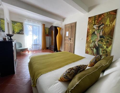 Roubia House | Oceanfront Bliss at L'oiseau Bleu Suite - Guest Rated 9.4