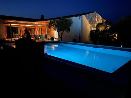 Robion House | Pet-Friendly L’oliveraie with Oceanfront Pool & Dining