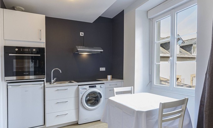Laval Apartment | L'Olivier - Appartement cosy au cœur de Laval