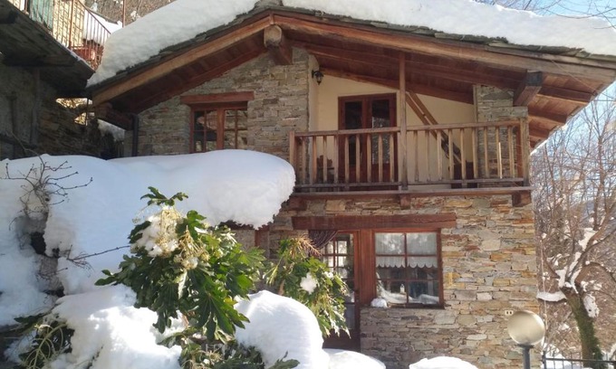 Villar Pellice Ski Chalet | Discover L'ontano sulle Alpi: Pet-Friendly Retreat Awaits