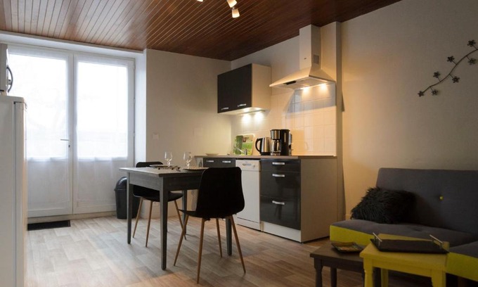 Pont-de-Poitte House | Family-Friendly Retreat at L'Orée des Lacs - Rated 8.2/10