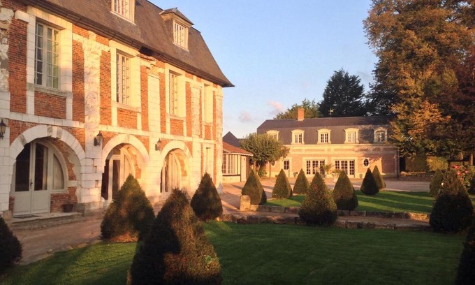 Motteville House | Pet-Friendly L'orangerie Chambres d'Hôtes with Great Amenities