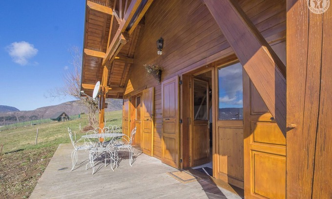 Bellecombe-en-Beauges House | Pet-Friendly L'Orchidee in Bellecombe en Bauges, 10/10 Rated