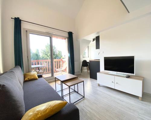Tourgeville Apartment | Cozy L'OREE DE DEAUVILLE Duplex Near the Beach, Rated 8.7