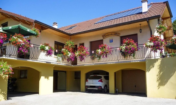 Yenne House | Experience Nature at L'oree DU Bois - Yenne Hotel