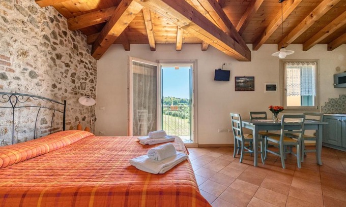 Molvena House | Discover Family-Friendly L'Oro Rosso with Kitchen Amenities