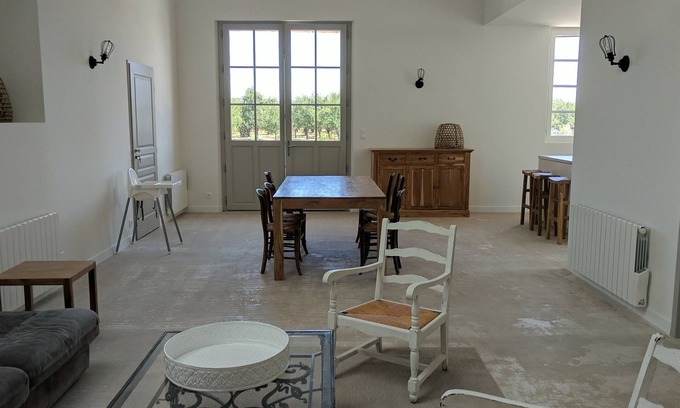 Saint-Colomb-de-Lauzun Villa | Discover L'Ostau: Poolside Retreat in Beautiful Périgord