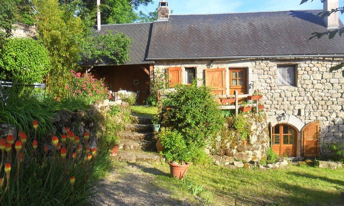 Golinhac Cottage | Discover L'Ostel Aveyronnais: Great for Families & Relaxation