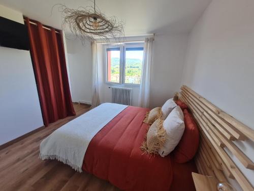 Saint-Affrique Bed & Breakfast | Family-Friendly Escape at L'Oustal Roja Rougier Hotel