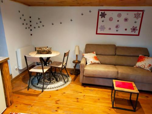 Dourbies Apartment | Exceptional Stay at L'oustalet de Mamy - 9.4/10 Rating