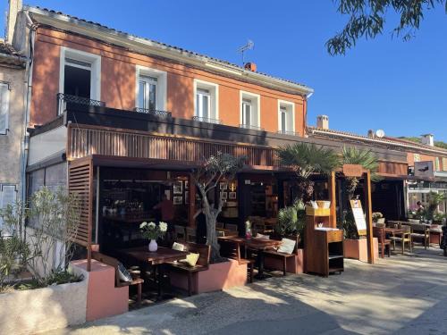 Porquerolles Hotel | Oceanfront Escape at L'Oustaou De Porquerolles - 8.3/10 Rating