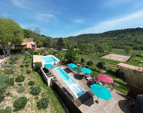 Villelaure House | Relax at L'Oustaou du Luberon et SPA: 4-Star Retreat