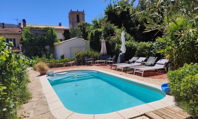 Signes Apartment | Oceanfront Getaway at L'OUSTAOU - Rated 9.2/10!