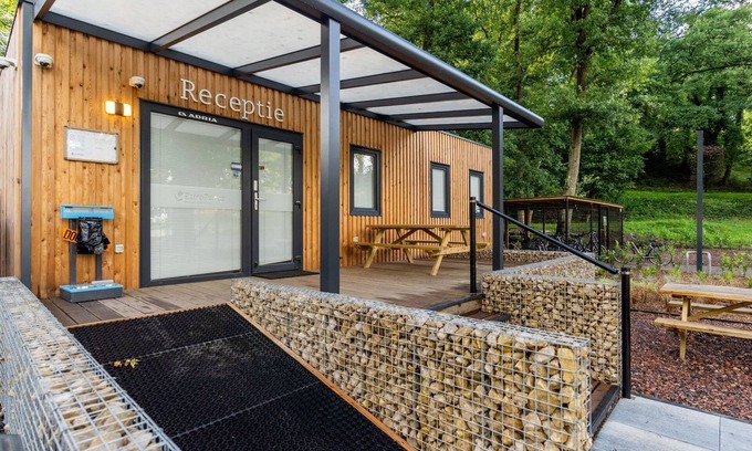 Langeberg House | Relax at L-Pavilion 6: Lake View, Spa & Family-Friendly
