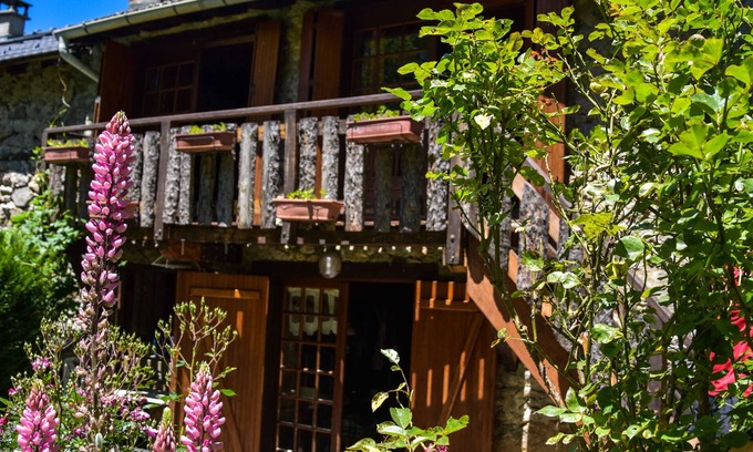 Ax-les-Thermes House | Discover L'ustal d'isis: Cozy Barn with Pet-Friendly Amenities