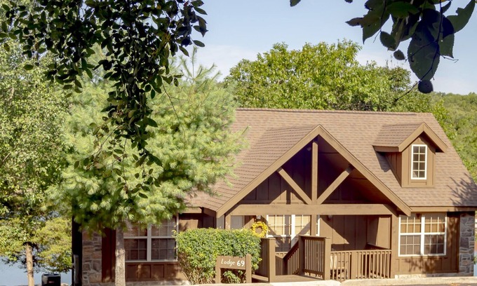 Reeds Spring Cabin | Idyllic Lakeside Delight: Pet-Friendly Cabin with Hot Tub