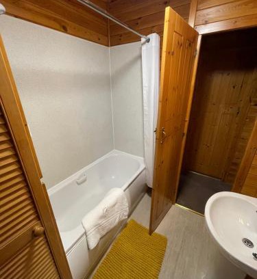 Bethesda House | Relax at L10 - The Conwy Spa with Hot Tub & Pet Friendly