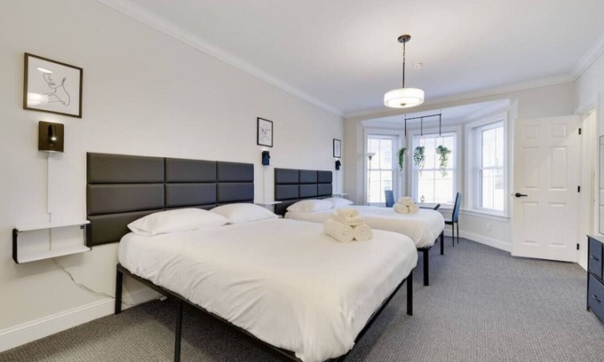 East Stroudsburg Apartment | Family-Friendly Double Queen Bay Suite at The Lack Hotel
