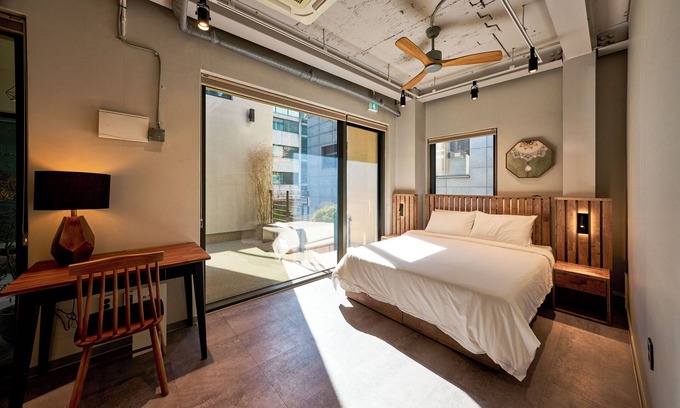 Yeonnam-dong House | L9 Tailored Service Home near Hongik University Station