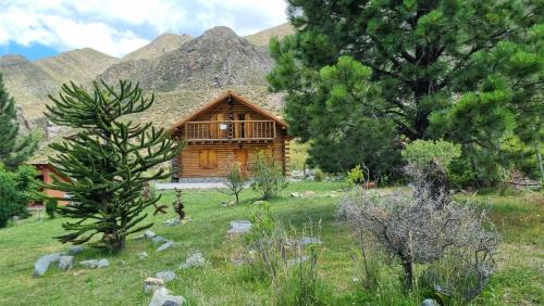 Cuyo Cabin | Pet-Friendly Retreat with 10/10 Guest Rating at La Araucaria