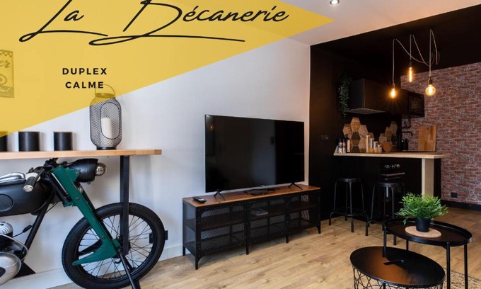Pont-du-Chateau Apartment | Discover Tranquility at La Bécanerie Duplex with Dining