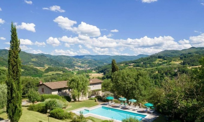 Vicchio House | Experience La Badia: 9.4/10 Rated with Pool & Spa