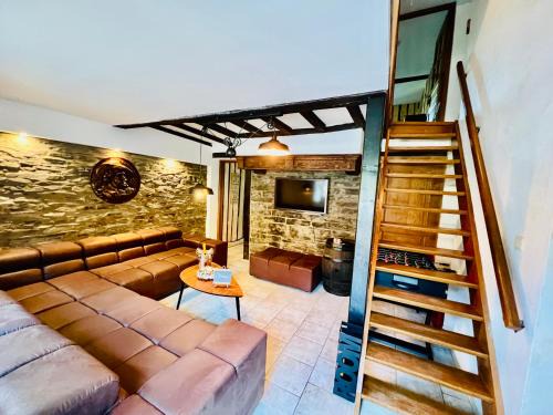 Ortheuville House | La balade en forêt - gîte 9 personnes en Ardenne