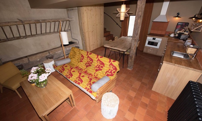 Saint-Laurent-Nouan Apartment | Discover La Barboire Campagne: Contemporary Duplex Retreat