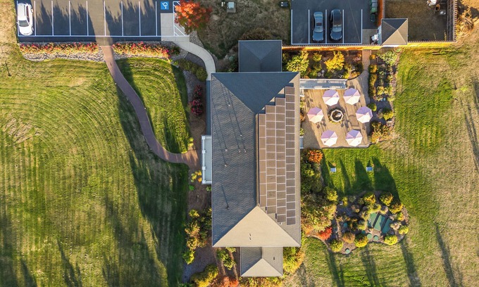 Dundee Bed & Breakfast | Top-Rated La Bastide Bed & Breakfast with Family-Friendly Amenities