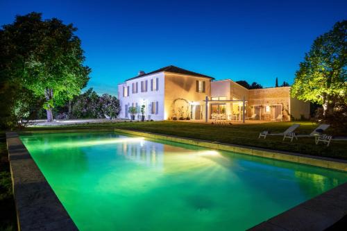 Aix-en-Provence House | Romantic Retreat: JACUZZI & Spa at Les Chambres Romantiques