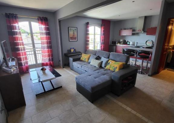 Carcassonne Apartment | Elegant Stay at La Bastide du Canal with Ocean Views