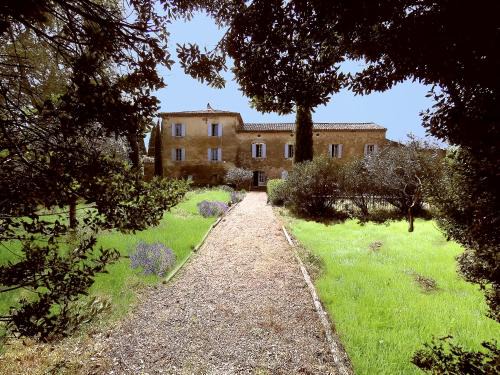 Laudun House | Discover La Bastide du Farfadet: Oceanfront Bliss Awaits