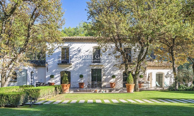 Pont Royal House | Experience Tranquility at La Bastide du Vallon Retreat