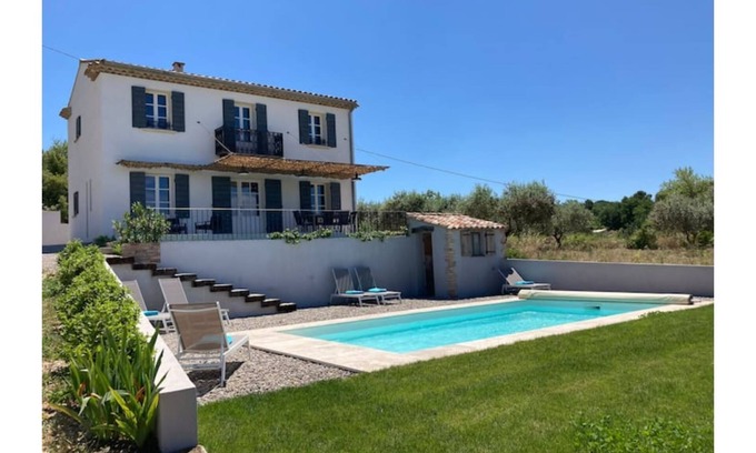 Malemort-du-Comtat Villa | Indulge at La Bastide: Ocean View, Pool & Gourmet Dining