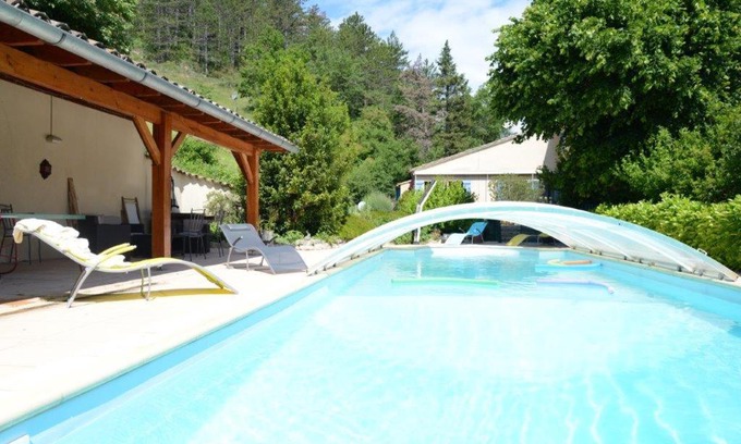Aouste-sur-Sye House | Enjoy Family-Friendly Stays at La Bastide Millassole