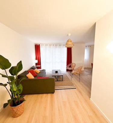 Saint-Sebastien-sur-Loire Apartment | Enchanting La Baugerie: Child-Friendly 4-Star Retreat